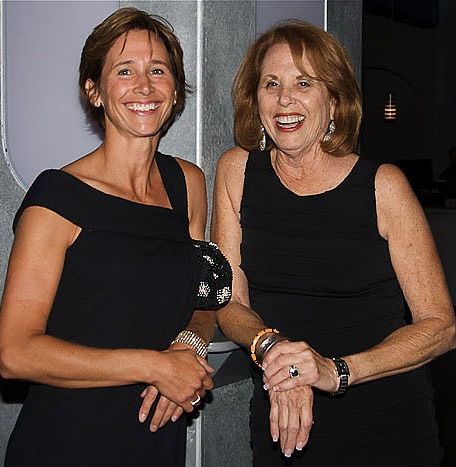 Image of Ann and Lois